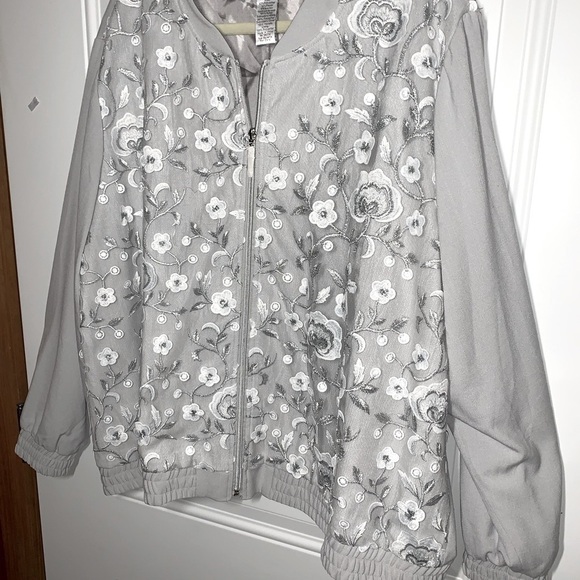 DRAPER’S & DAMON’S Floral Embroidered Bomber Jacket - Picture 6 of 7